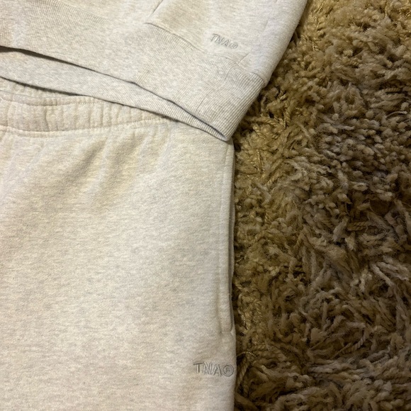 Aritzia Sweat Set - Picture 4 of 6